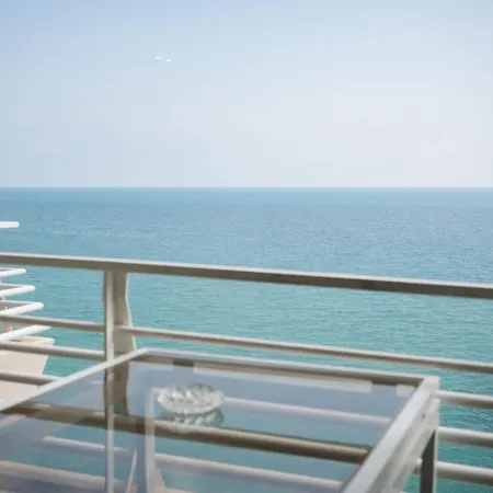 The Cruise * Menton